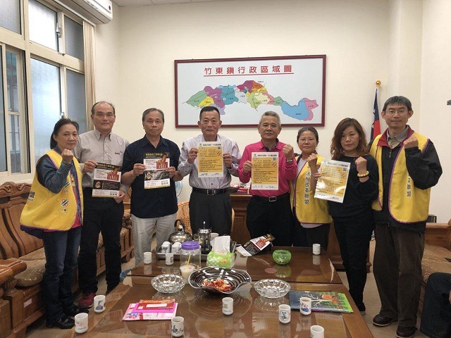 20180324新聞連署_a5005稅改阿嬤背孫子為賦稅人權奔走3